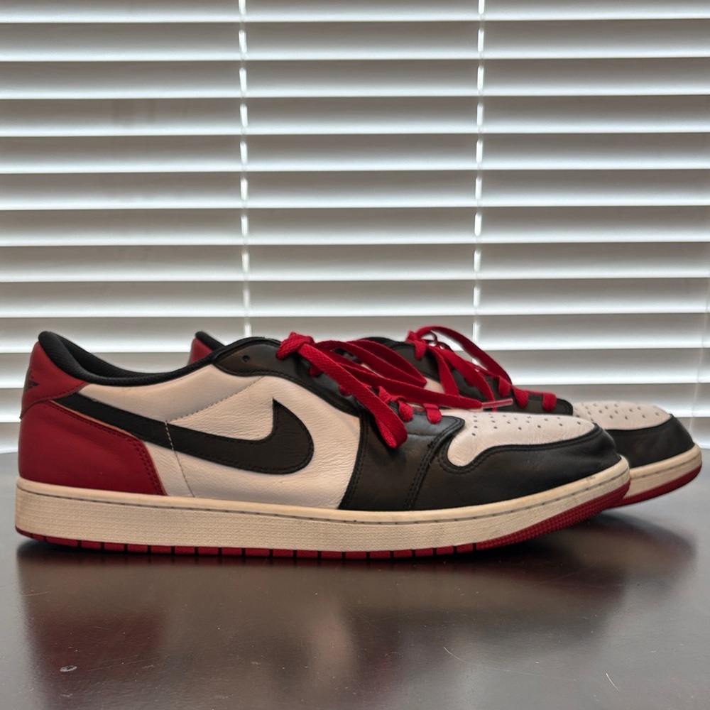 Nike Black, Red, and White Low-Top Sneakers size 17
